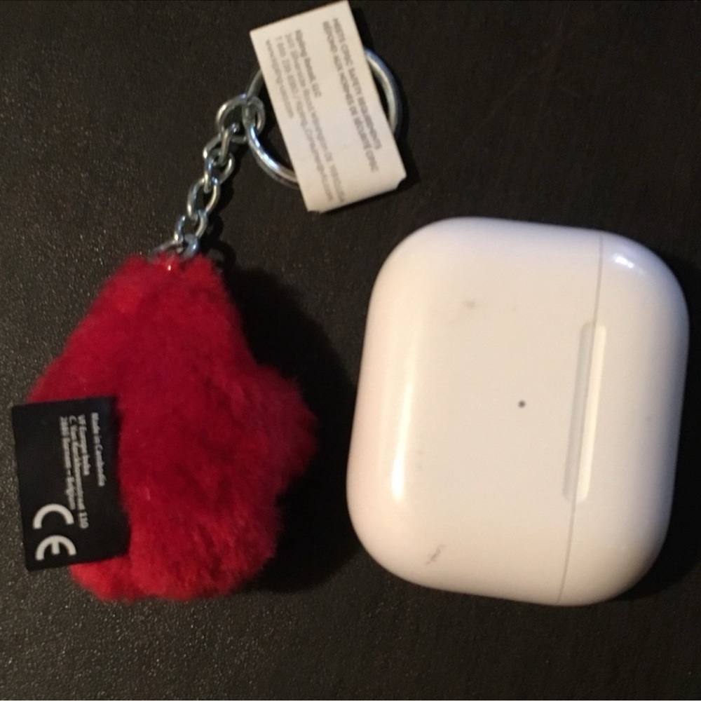 Kipling Red Monkey Keychain - Picture 2 of 3